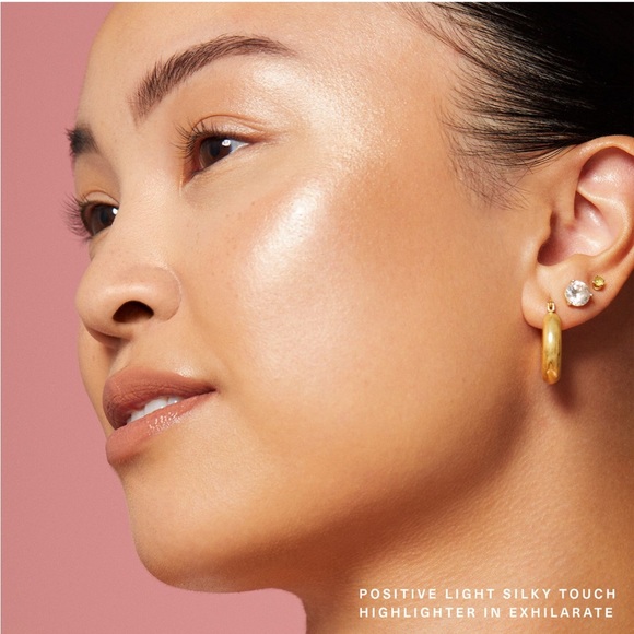 LAST ONE💕 Rare Beauty Positive Light Silky Touch Highlighter Exhilarate - Picture 6 of 10